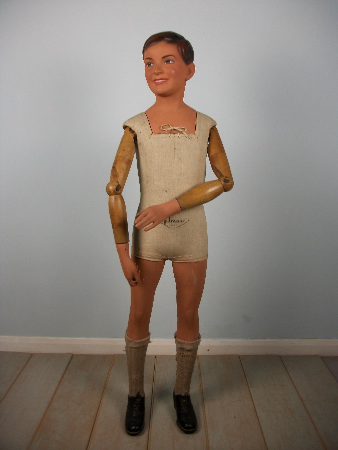 mannequin of a boy P Imans Paris